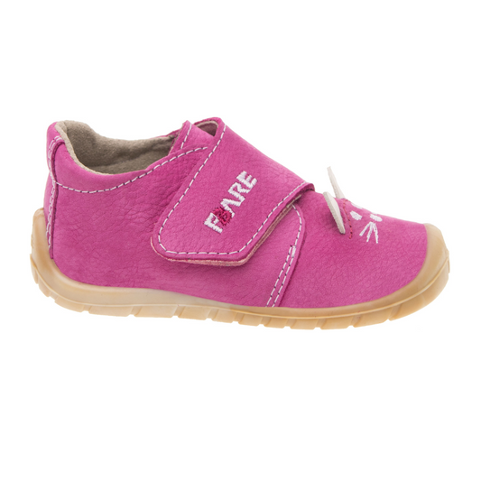 Pink leather shoes with kitten