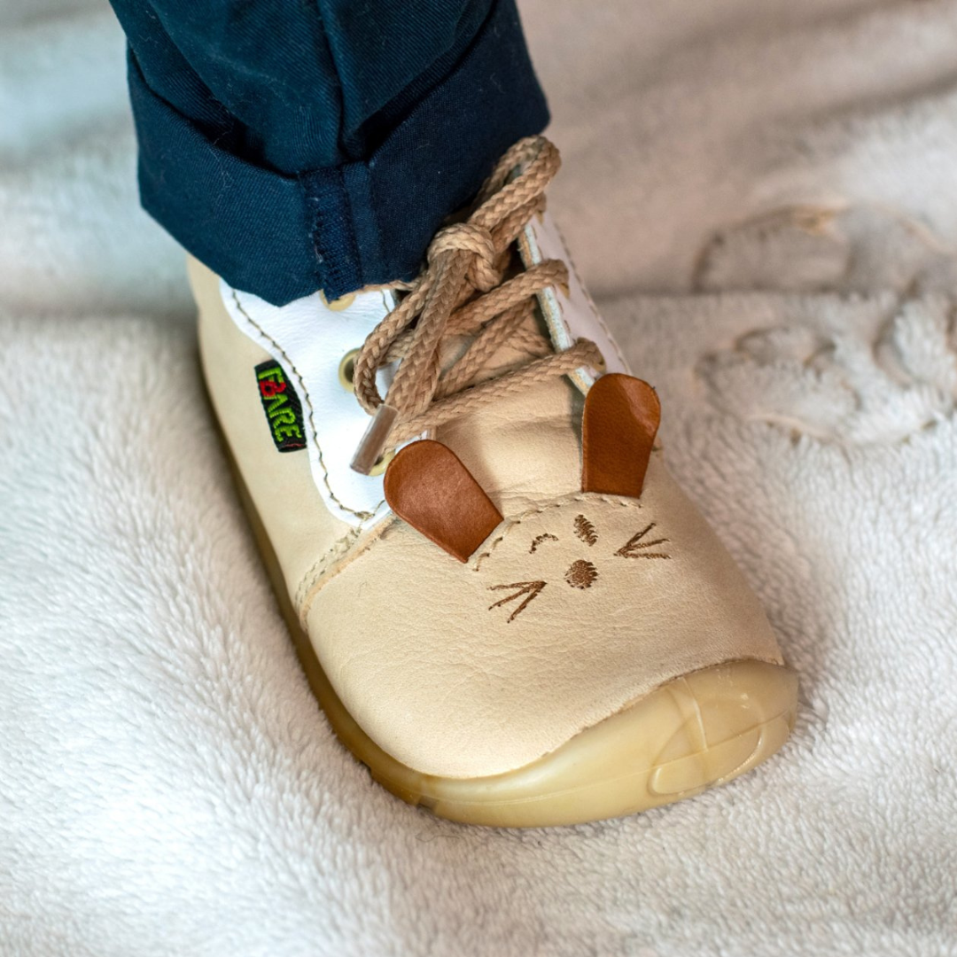 Scarpine in pelle beige con topino