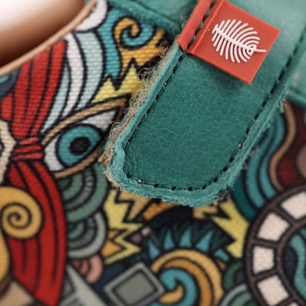 Ember Green in pelle