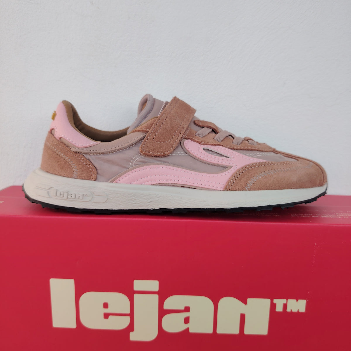 Lejan Melrose Candy