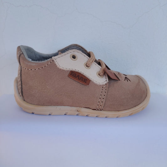 Beige leather shoes with mouse