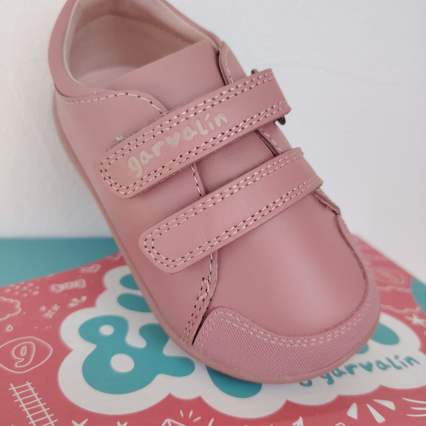 Sneakers Kiss (19-22)