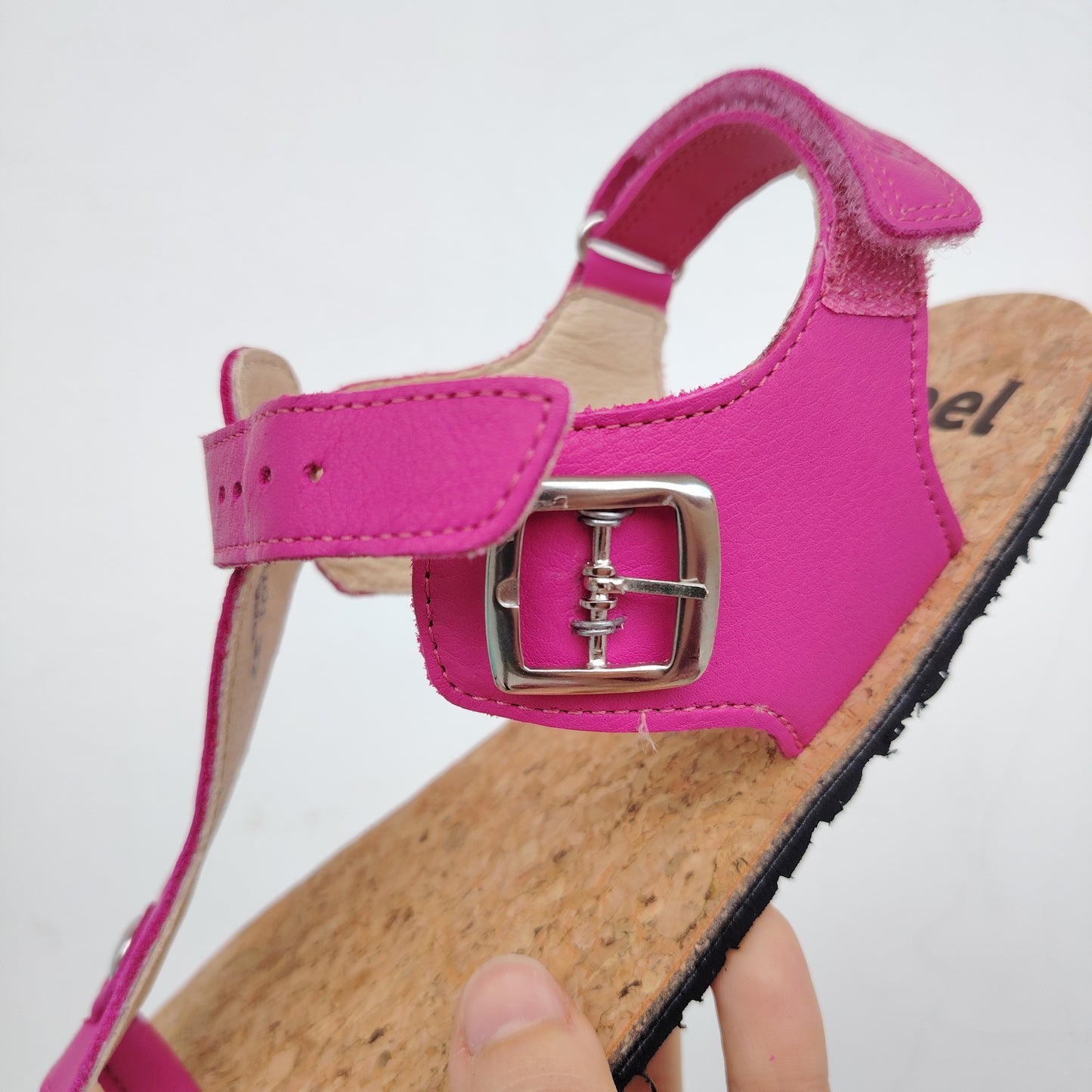 Abriana Fuchsia in pelle