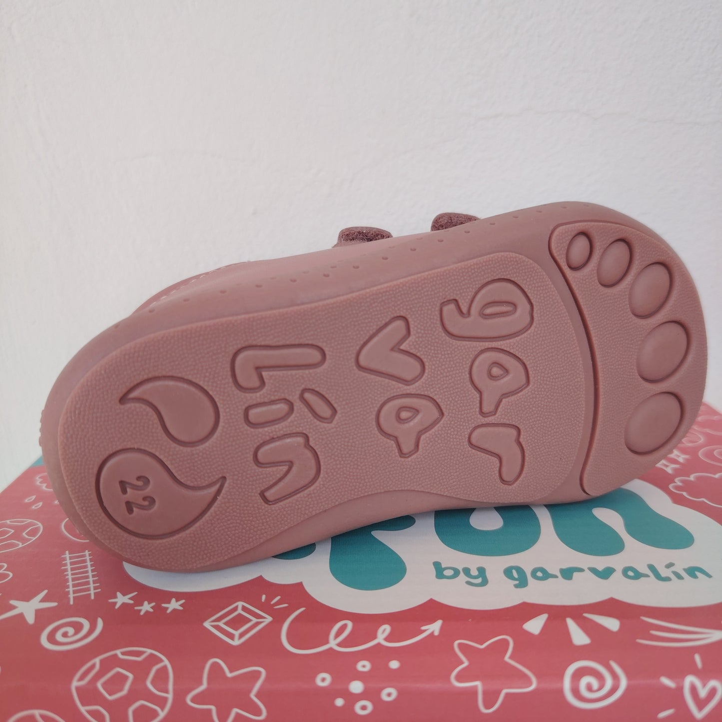 Sneakers Kiss (19-22)